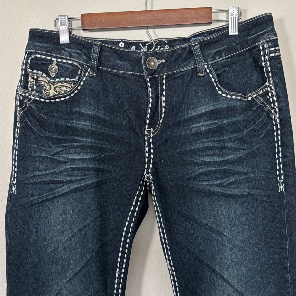 LA IDOL Dark Wash Embellished Capri Jeans- Thick White Contrast Stitch. Size 15 - Picture 4 of 10